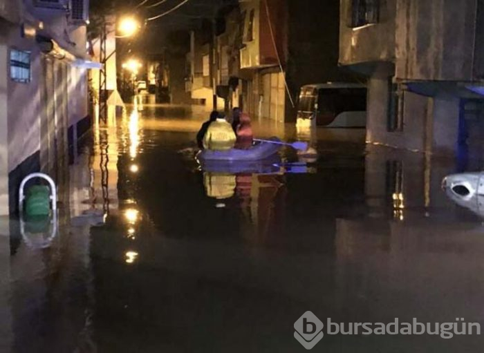 Evlerinden botla çıktılar