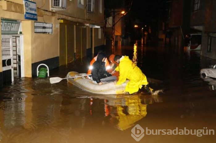 Evlerinden botla çıktılar