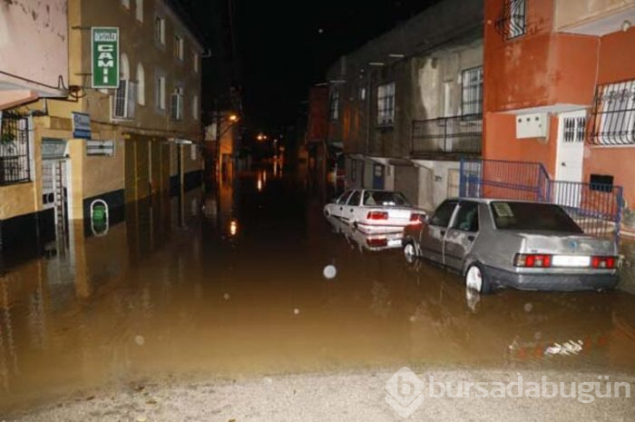 Evlerinden botla çıktılar