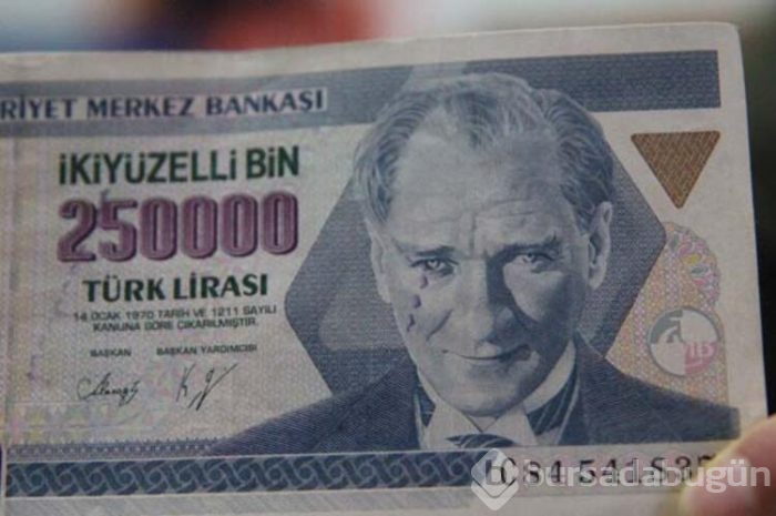 Atatürk'ün resmindeki detayı gördü ve 17 yıldır saklıyor!