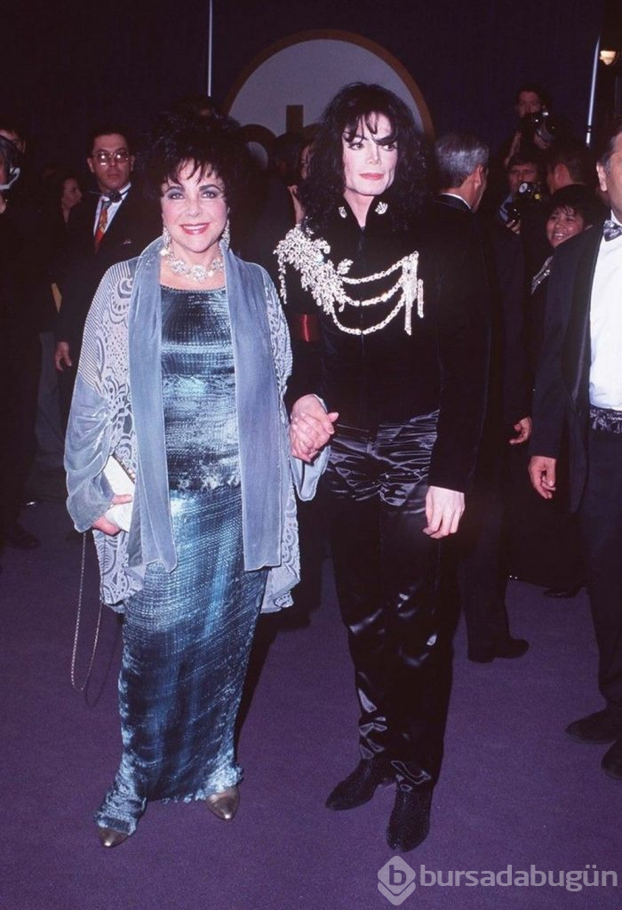 Kardashian-West ikilisinden kızlarına  Michael Jackson ceketi