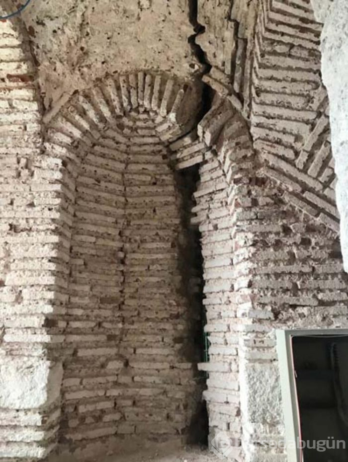 Topkapı Sarayı'ndaki kayma takip ediliyor!