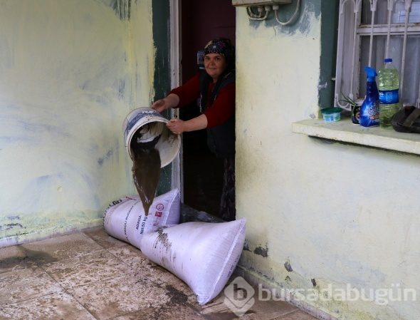Uykuda su baskınına yakalandılar