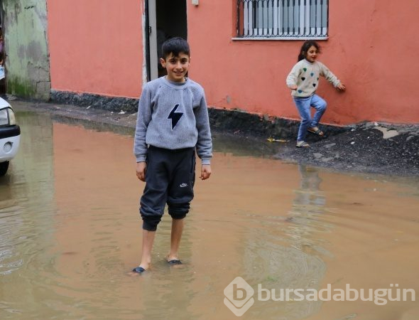 Uykuda su baskınına yakalandılar