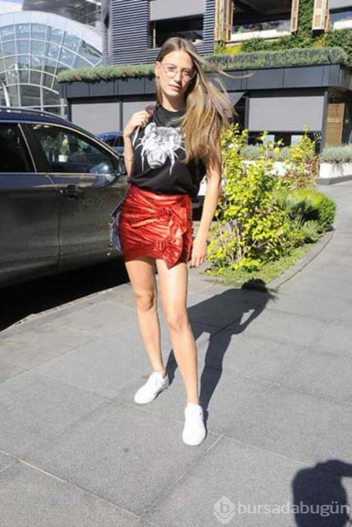 Serenay Sarıkaya yürekleri hoplattı!