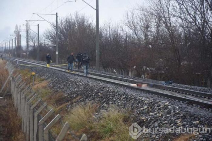 Kadın feci şekilde can verdi! Üzerinden tren...