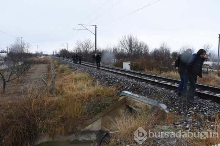 Kadın feci şekilde can verdi! Üzerinden tren...