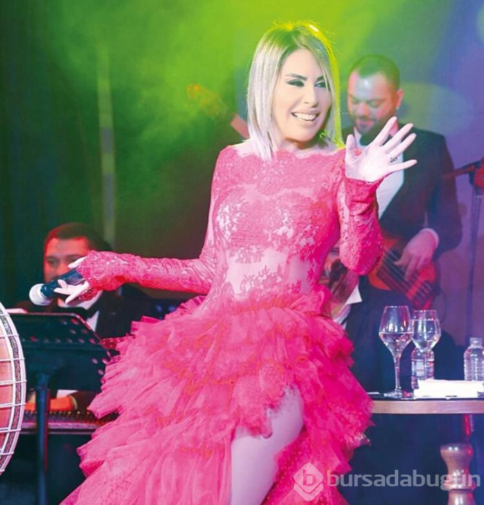 Yılbaşı sahnesinde ünlüler geçidi!