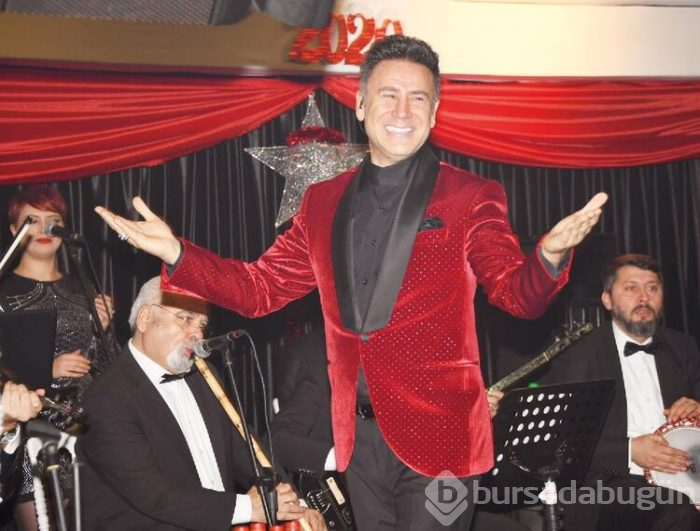 Yılbaşı sahnesinde ünlüler geçidi!