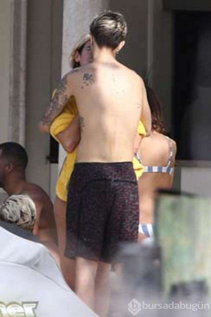 Dua Lipa ve Anwar Hadid aşk sarhoşu!