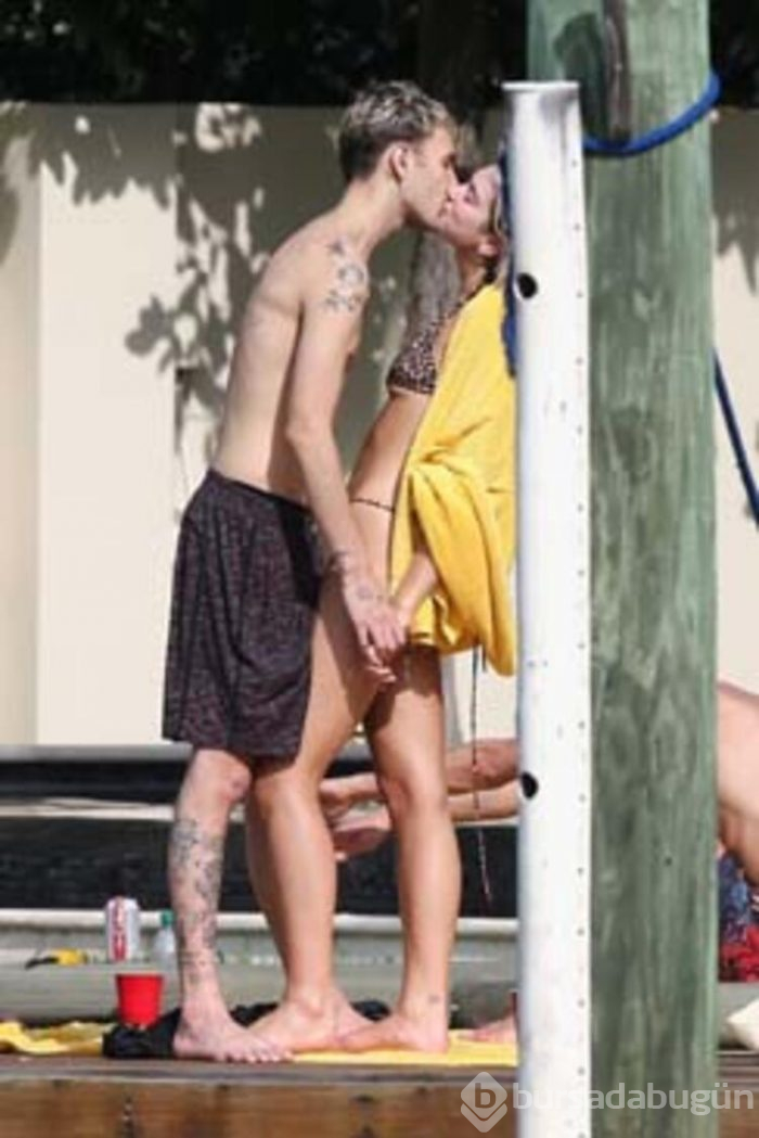 Dua Lipa ve Anwar Hadid aşk sarhoşu!