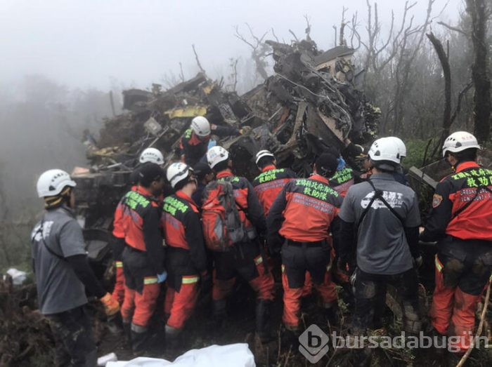 Düşen helikopterden fotoğraflar! Tayvan Genelkurmay Başkanı öldü