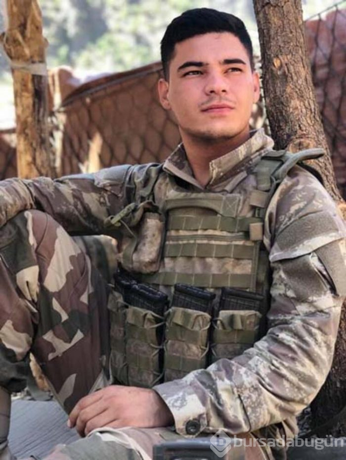 Şehit Berkay Işık gözyaşlarıyla son yolculuğuna uğurlandı