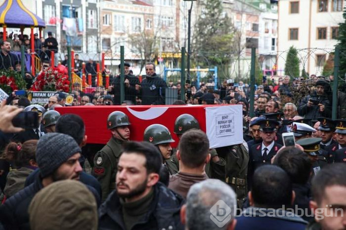 Şehit Berkay Işık gözyaşlarıyla son yolculuğuna uğurlandı
