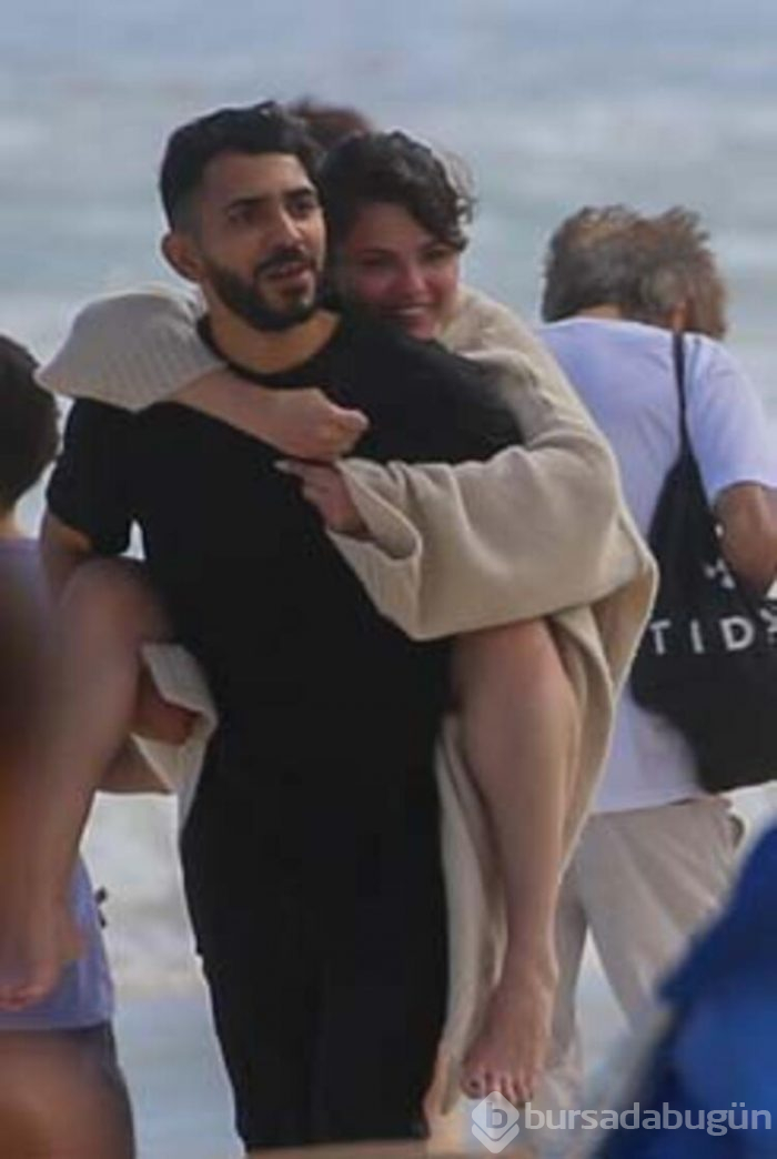 Selena Gomez'i böyle götürdüler!