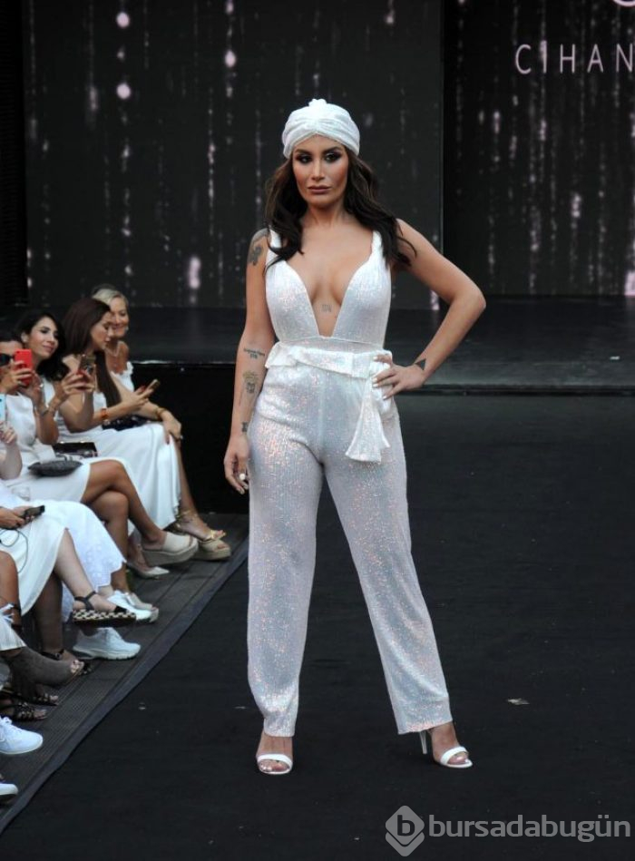 İrem Derici, tüm paylaşımlarını sildi
