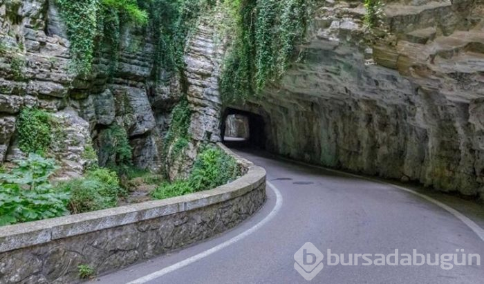 Pek çok gezgini kendine çekmeyi başaran o yollar
