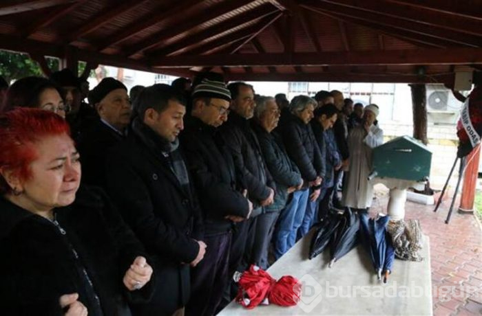 Ölü bulunan doktor Leman Ege'nin cenazesinde gözyaşları dinmek bilmedi