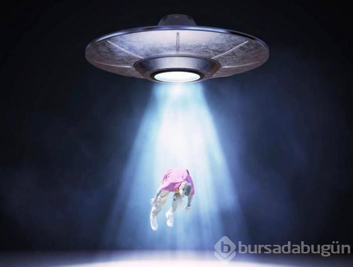 Ünü şarkıcı kendisiyle böyle dalga geçti