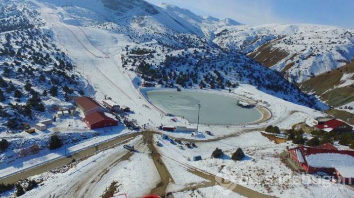 Erzincan'da donan gölden kartpostallık görüntüler