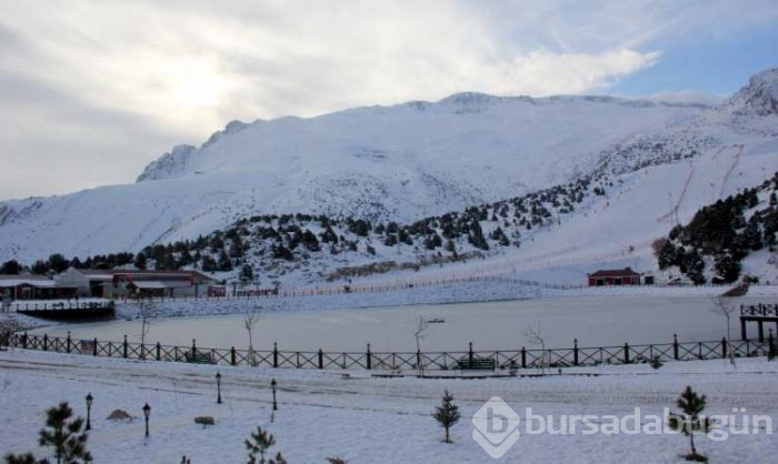 Erzincan'da donan gölden kartpostallık görüntüler