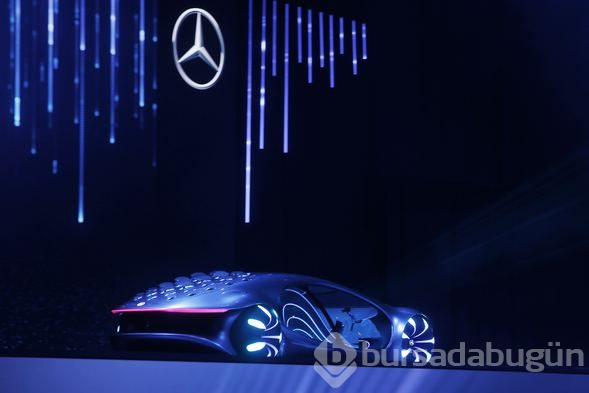 Mercedes direksiyonsuz otomobilini tanıttı!
