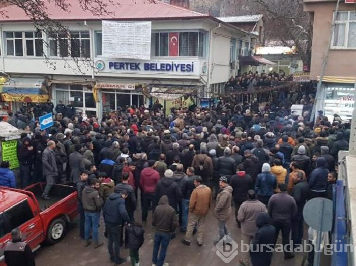Çocuk istismarına tepki! Mahalle sokağa döküldü...