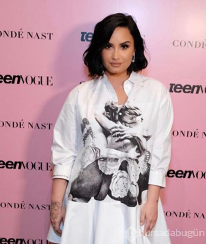 Neymar bu kez de ünlü şarkıcı Demi Lovato ile!