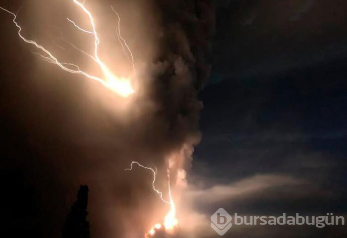 52 kez deprem oldu, insanlar tahliye ediliyor!