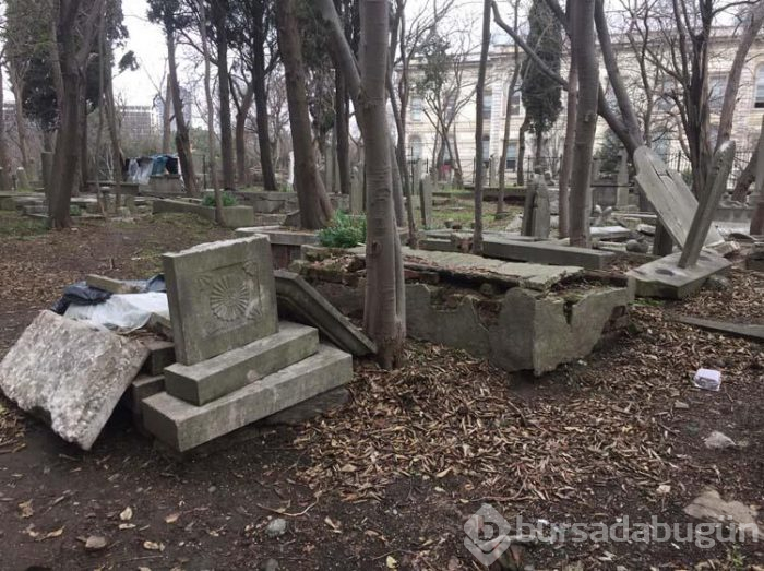 Maçka Mezarlığının durumu acı halde!
