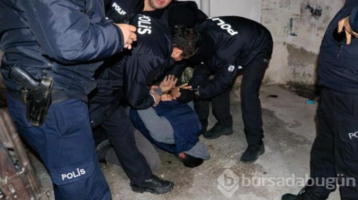 Polis kıskıvrak yakaladı!