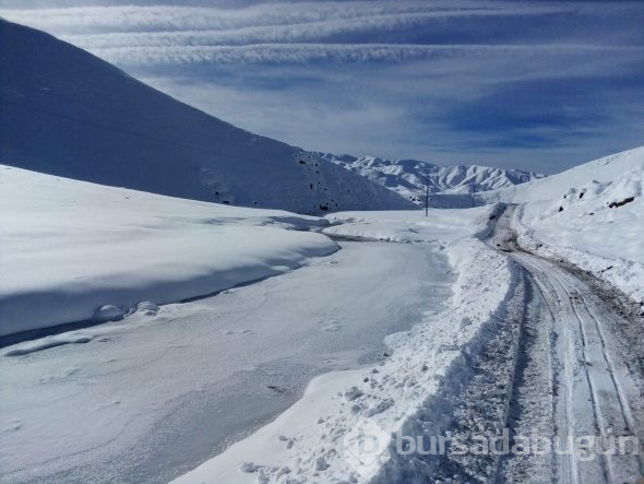 3 bin rakımlı yayla beyazlar içinde kaldı