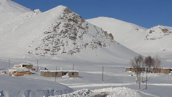 3 bin rakımlı yayla beyazlar içinde kaldı