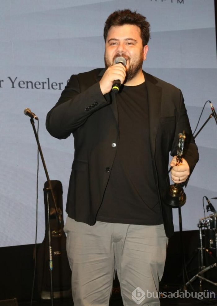 Ayaklı Gazete TV Yıldızları Ödülleri sahiplerini buldu!