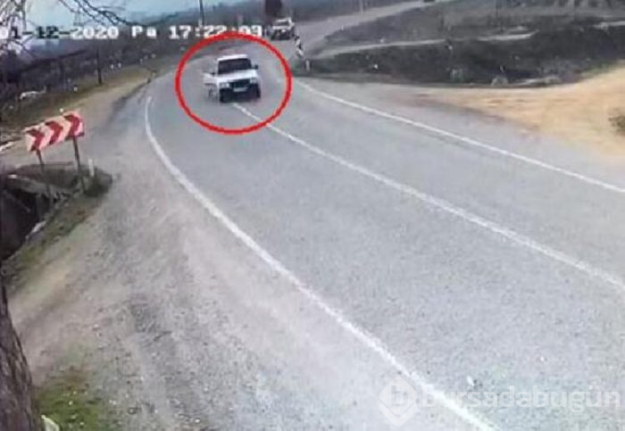 Otomobilden düşen çocuk ölümden döndü