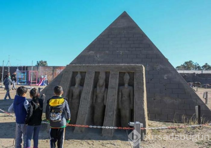 Antalya'da kumdan heykellere yoğun ilgi 