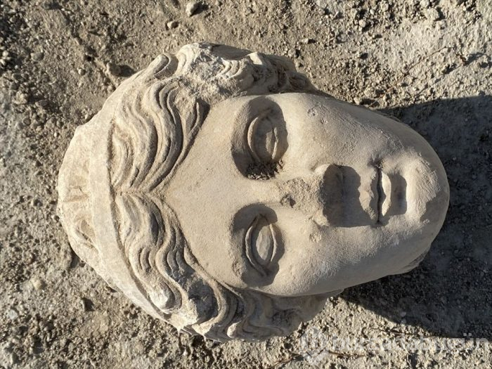 Denizli'de Roma İmparatoru Nero'nun heykeline ait mermer baş bulundu
