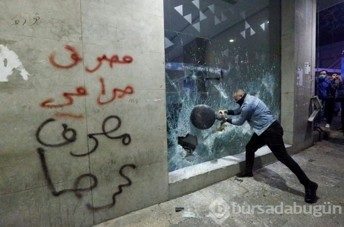 Lübnan protestolarında 35 yaralı