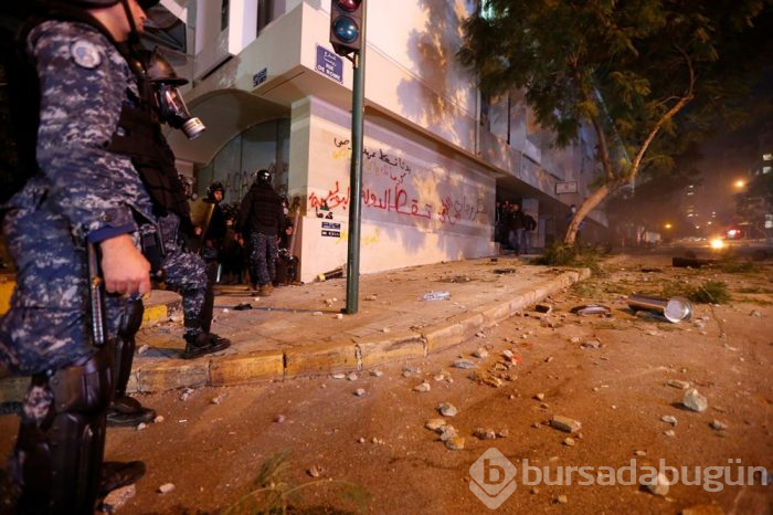 Lübnan protestolarında 35 yaralı