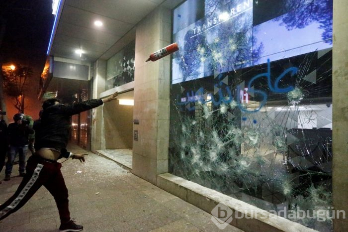 Lübnan protestolarında 35 yaralı