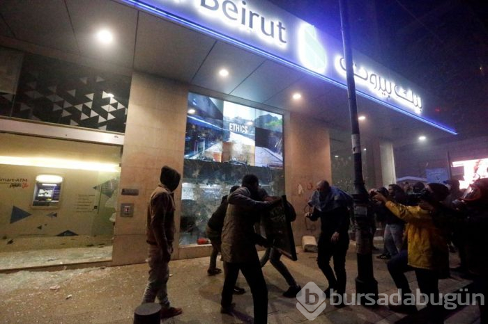 Lübnan protestolarında 35 yaralı