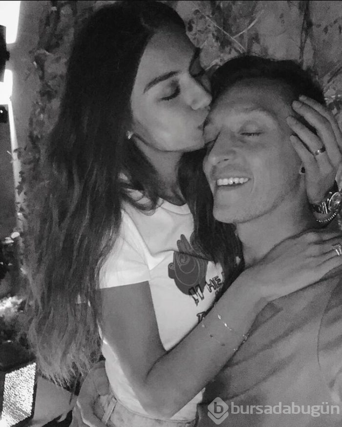 Mesut Özil ve Amine işlerini büyüttü