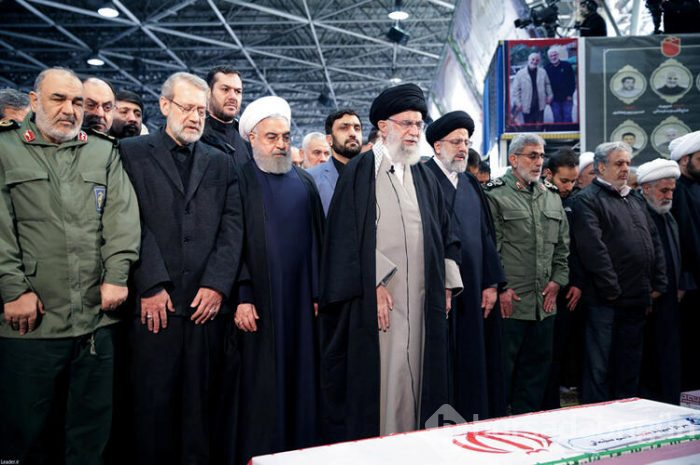 Hamaney'in vaazını dinlemek Tahran'a akın ettiler