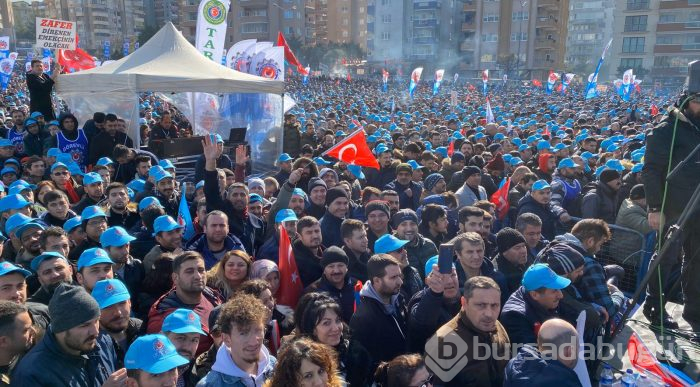 Bursa'da on binlerce metal emekçisi meydanda!	