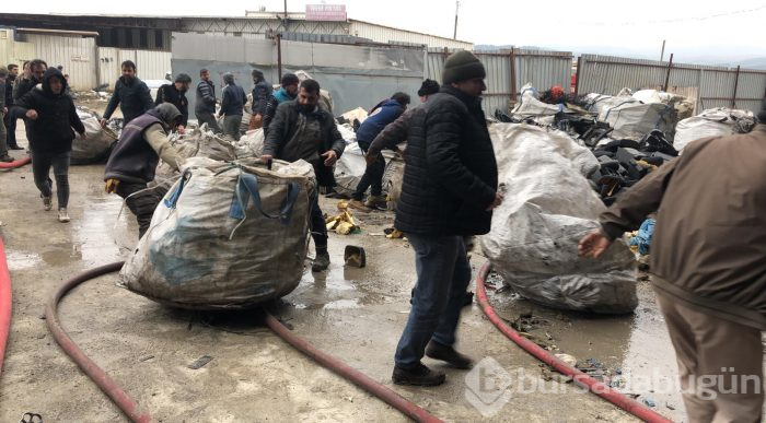 Bursa'da geri dönüşüm fabrikasında büyük yangın	