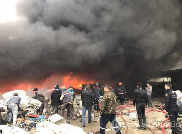 Bursa'da geri dönüşüm fabrikasında büyük yangın	