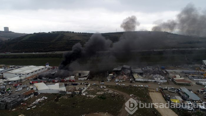 Bursa'da geri dönüşüm fabrikasında büyük yangın	