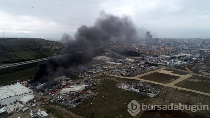 Bursa'da geri dönüşüm fabrikasında büyük yangın	