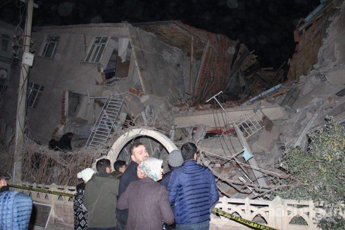 Deprem Elazığ ve Malatya'yı vurdu! İşte gelen son fotoğraflar...