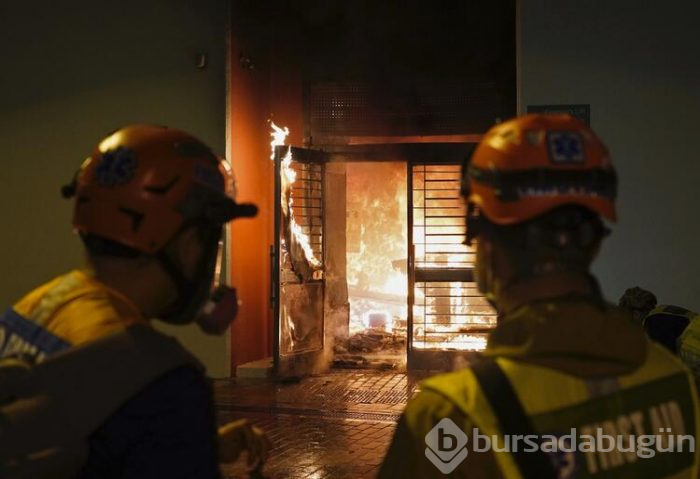 Hong Kong'taki gösterilere "koronavirüsü" karıştı